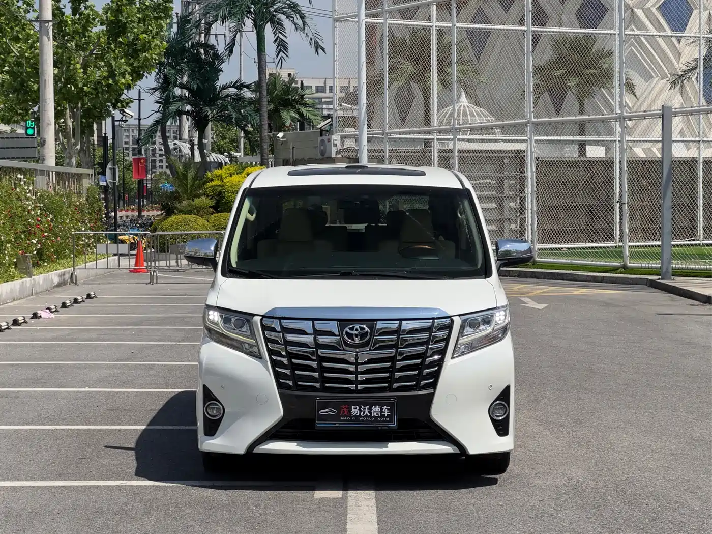 Toyota Alphard 2018 3.5L Premium фото 2