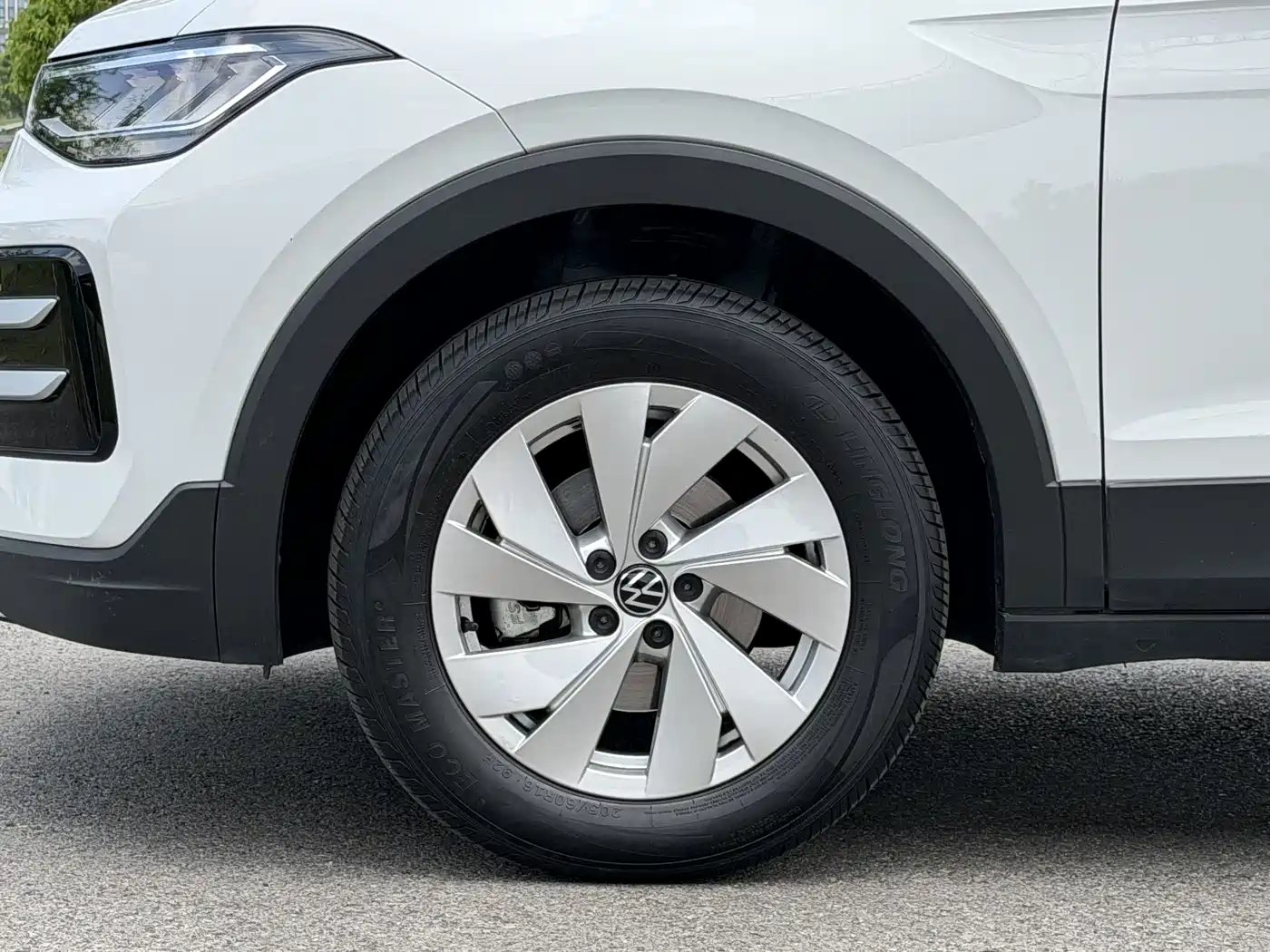 Volkswagen Tharu 2025 Model Rising Star 1.5L Advance Edition фото 14