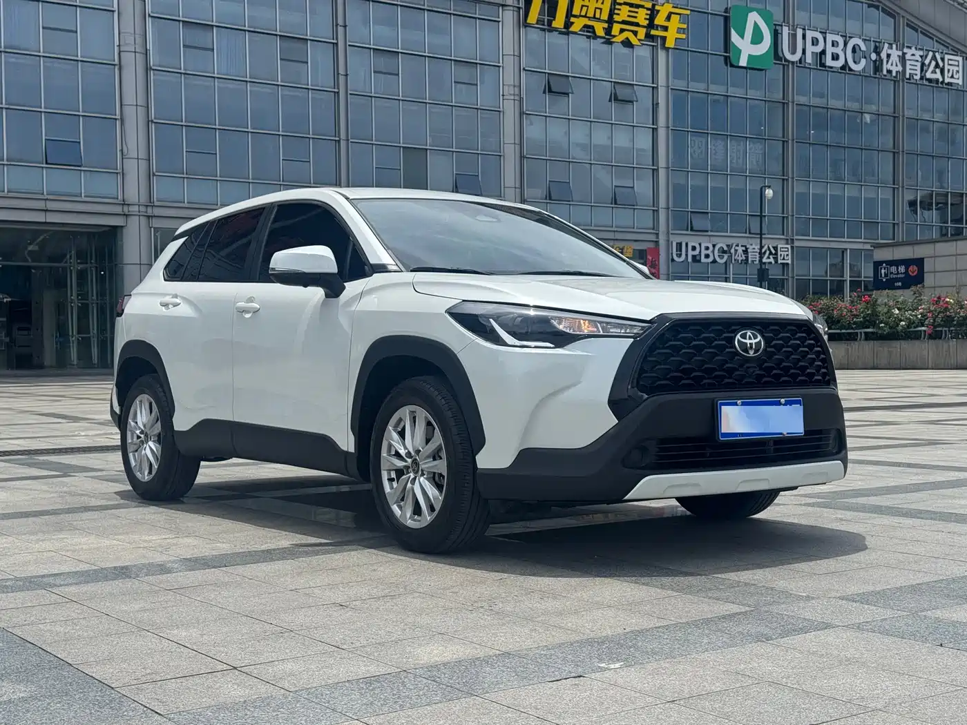 Toyota Corolla Cross 2024 Model 2.0L Pioneer Edition фото 3