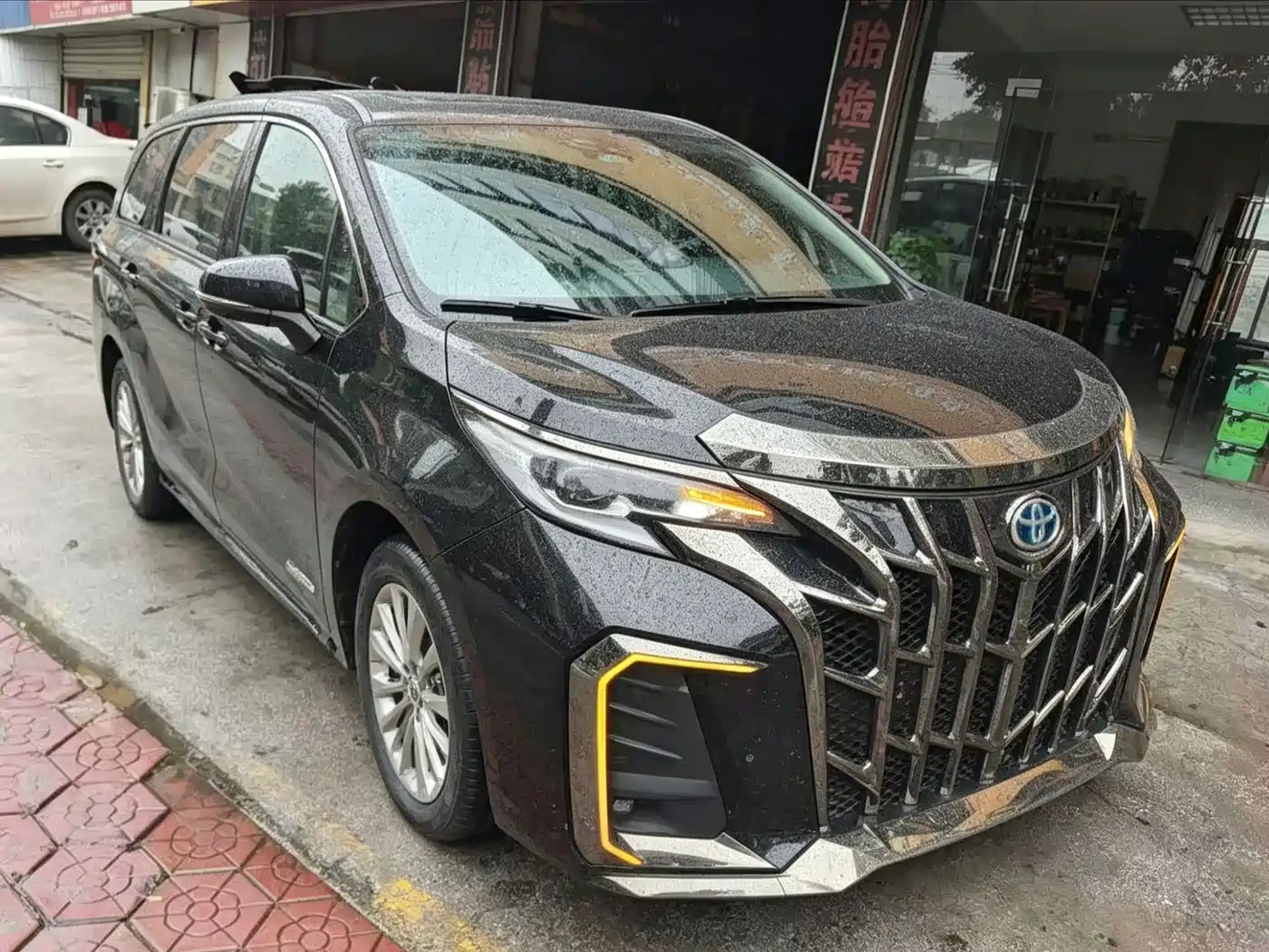 Toyota Sienna 2021 2.5L Hybrid Comfort Edition фото 3