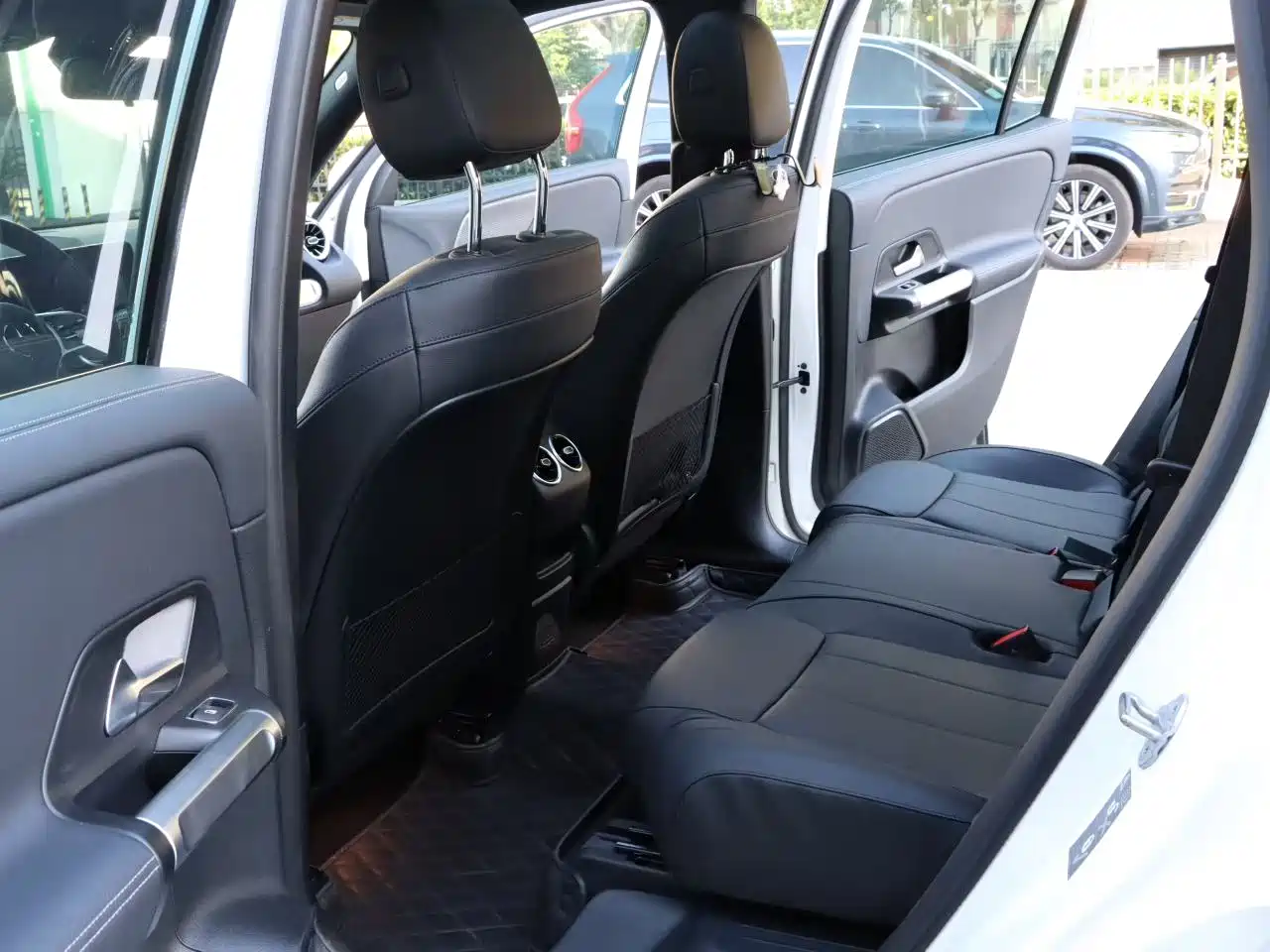 صورة 7 - Mercedes-Benz GLB