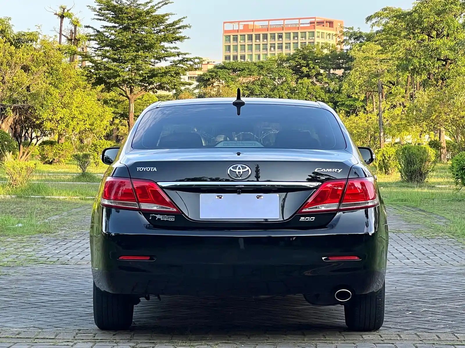 Photo 5 - Toyota Camry