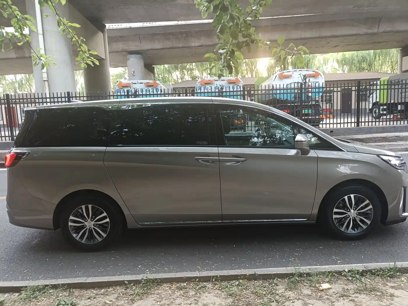Buick GL8 2023 ES Landmaster Exclusive фото 14