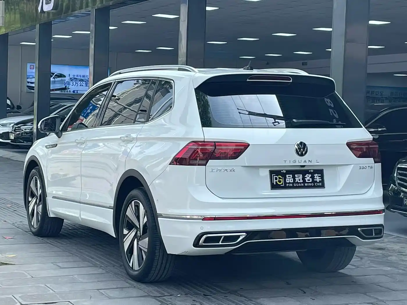 Volkswagen Tiguan L 2023 Facelift 330TSI Auto FWD R-Line Premium фото 7