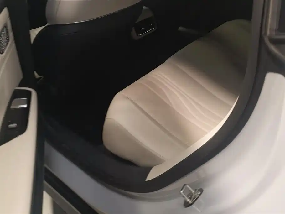 Geely Galaxy Galaxy E8 2024 665km RWD Starship Voyager Edition фото 11
