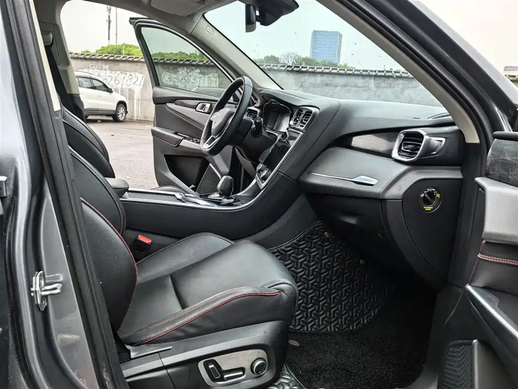 Lynk & Co 01 2019 2.0T 2WD Shine Pro Version China VI фото 18