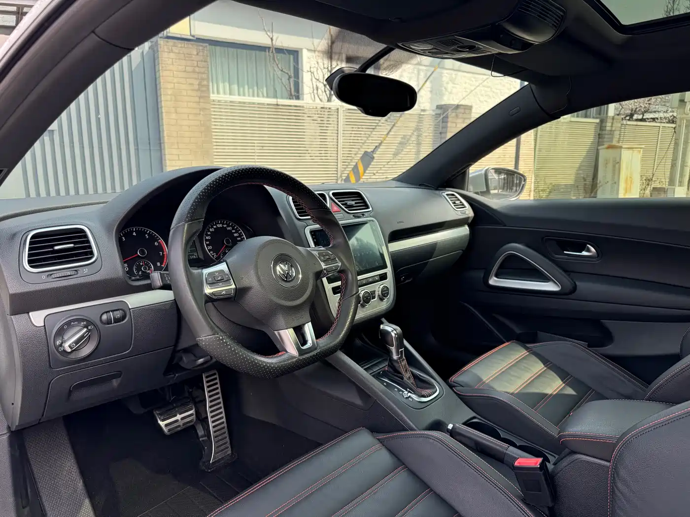 Volkswagen Scirocco 2013 2.0TSI Million Mile Edition фото 9