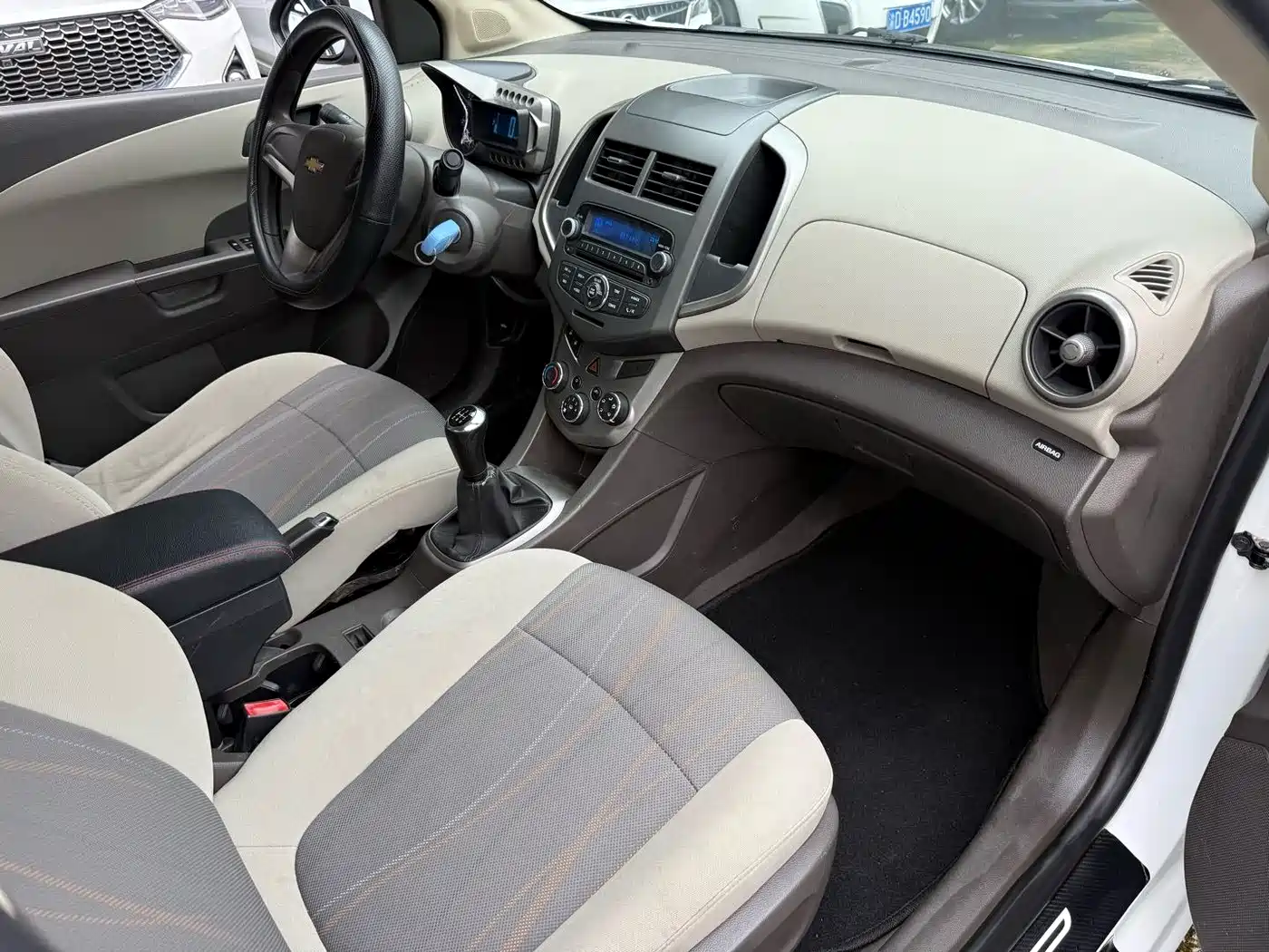 Chevrolet Aveo 2014 2011 Sedan 1.4L MT SE