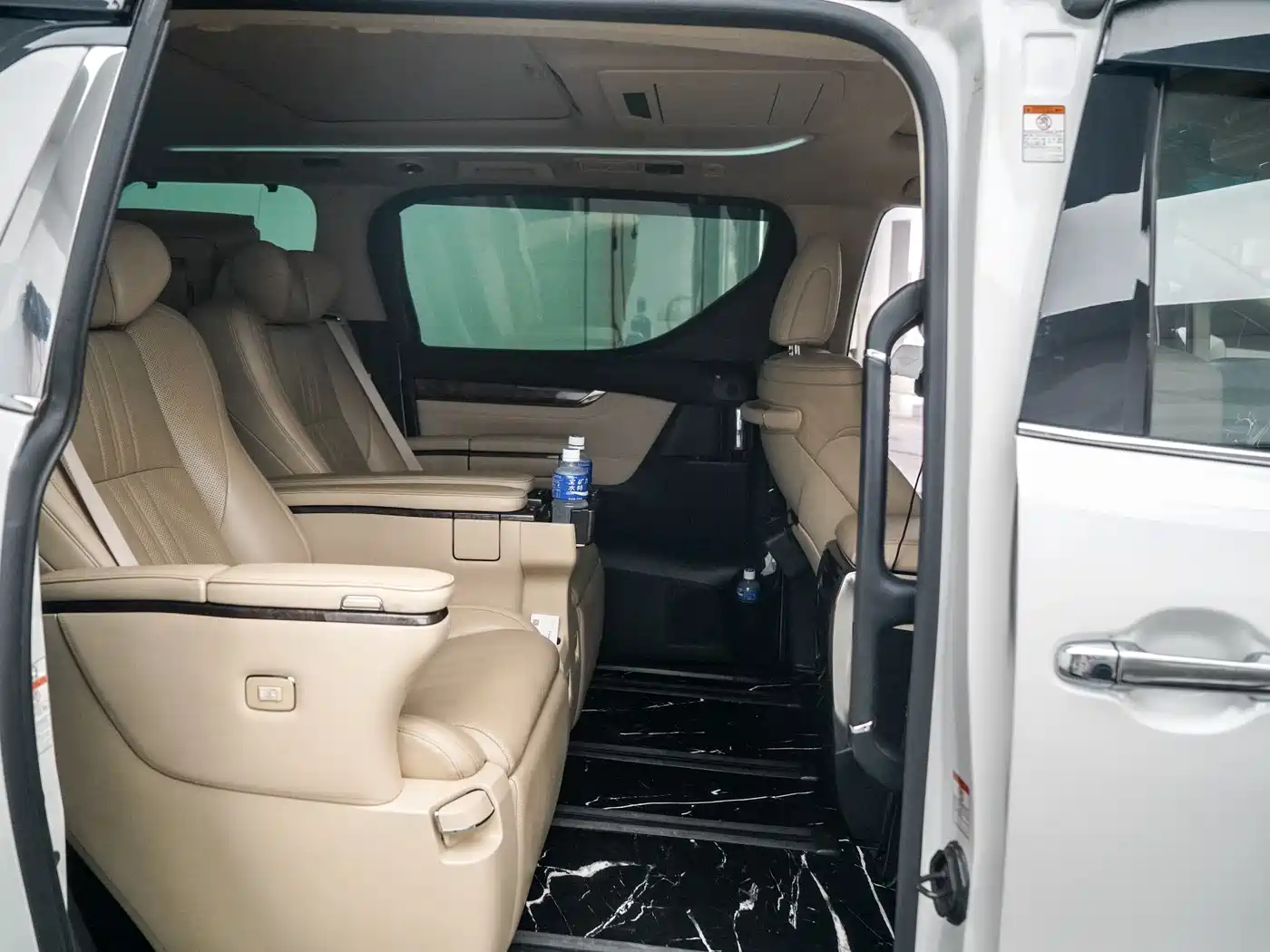 Toyota Vellfire 2021 Crown Hybrid 2.5L HV Premium Edition фото 14