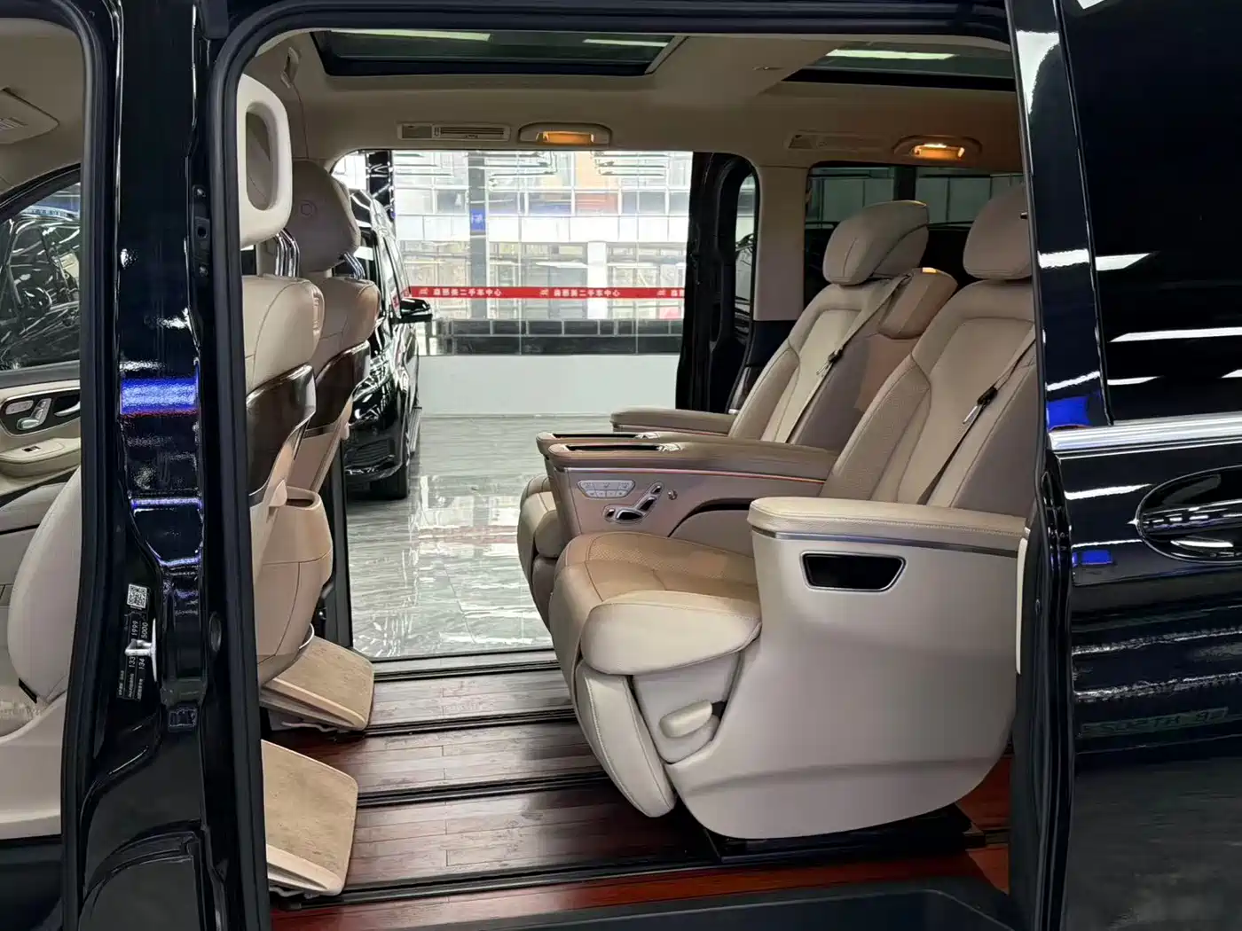 Mercedes-Benz V-Class 2021 V 260 Premium Edition фото 6