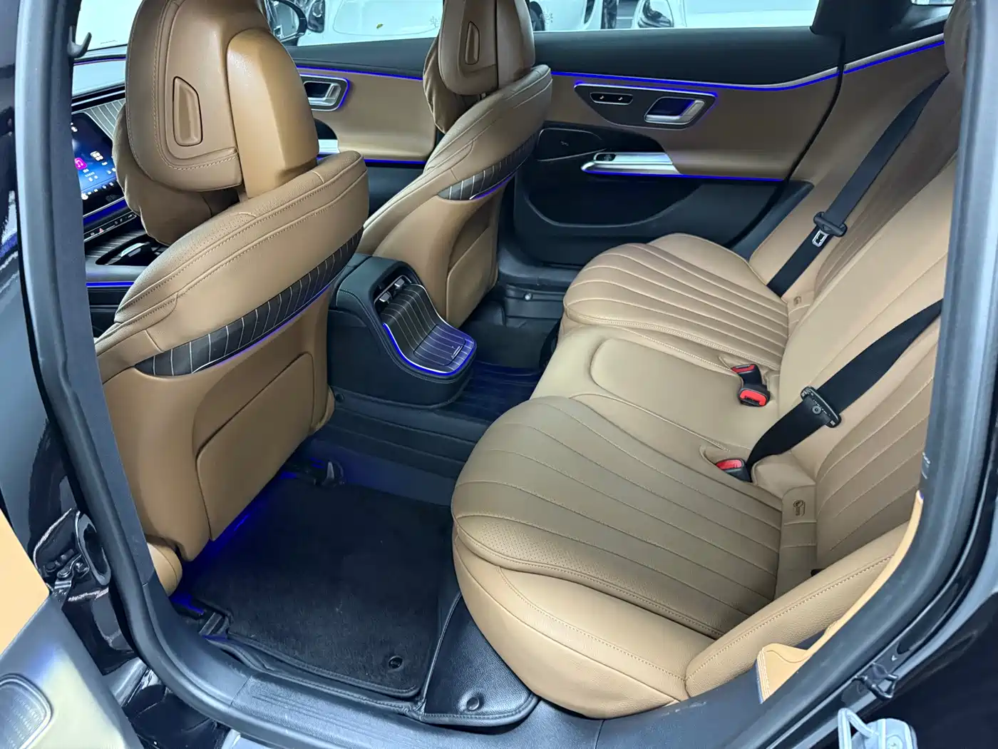 Mercedes-Benz E-Class 2024 E 300 L Fashion фото 7