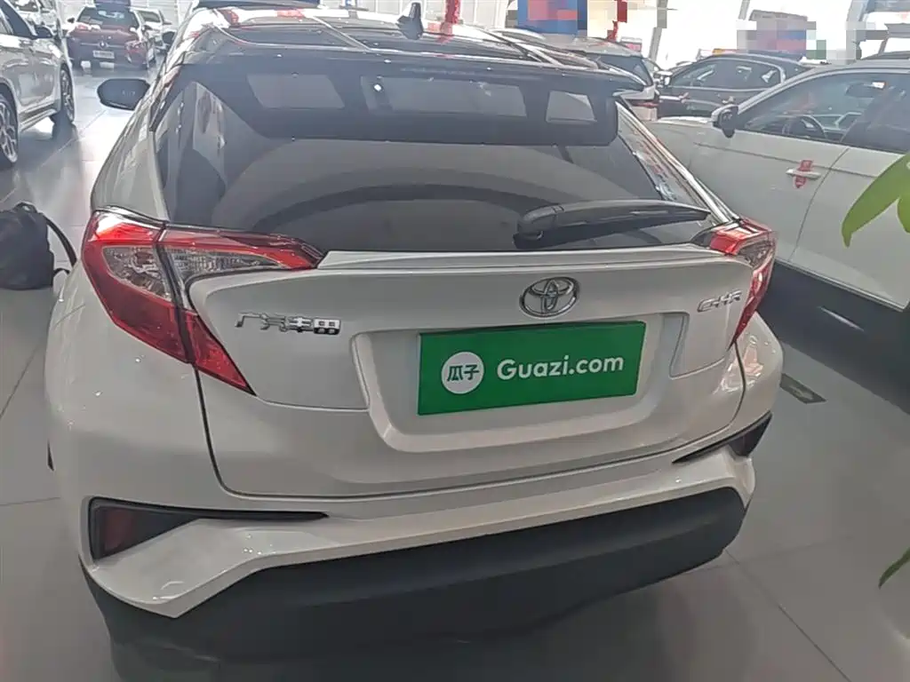 Toyota C-HR 2022 2.0L Leading Edition фото 6