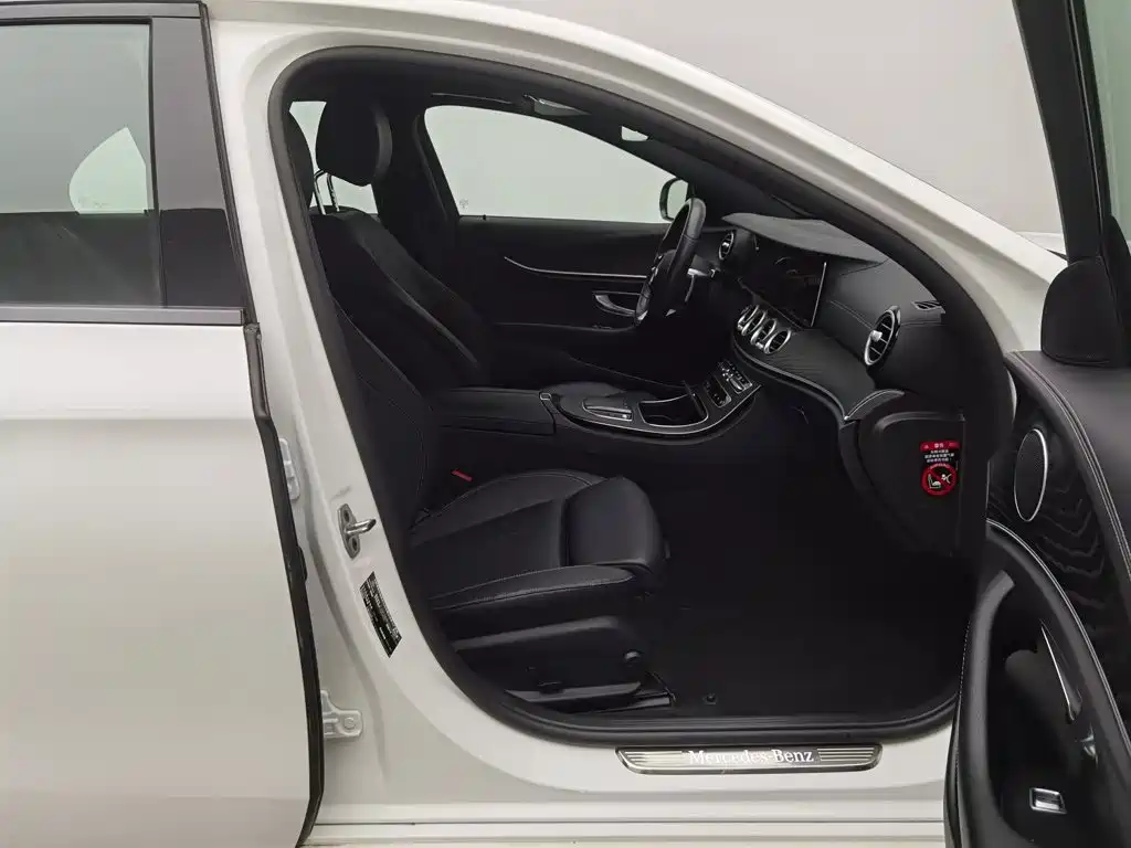 Mercedes-Benz E-Class, миниатюра 23