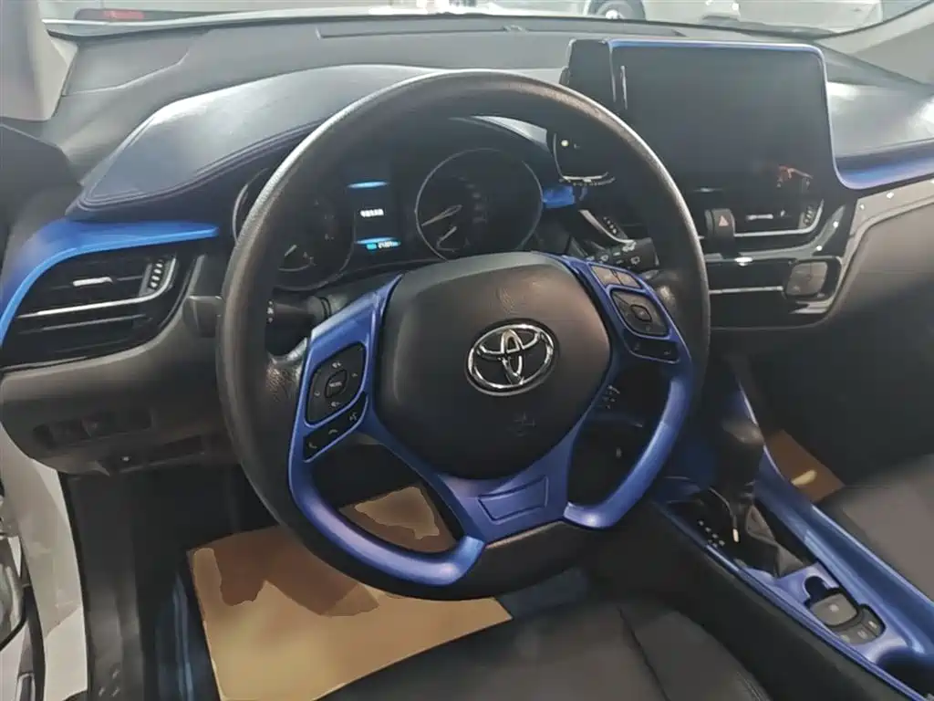 Toyota C-HR 2022 2.0L Leading Edition фото 11