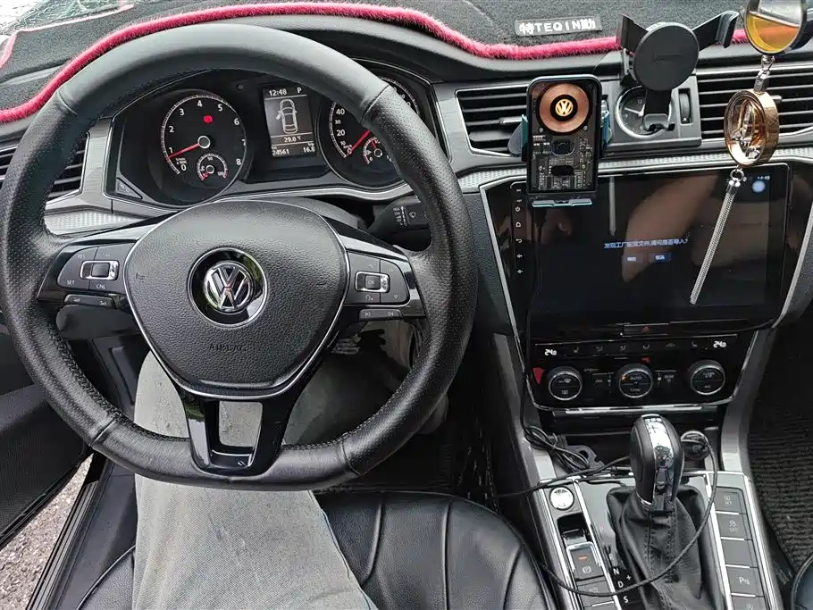 Volkswagen Passat 2017 280TSI DSG Prestige фото 12