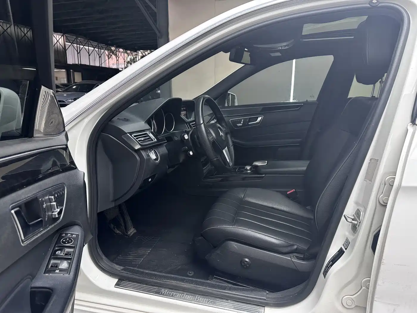 Mercedes-Benz E-Class 2015 E 260 L Sport фото 7