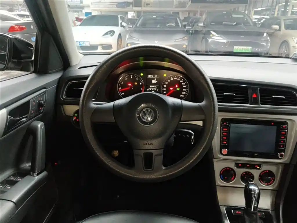 Volkswagen Lavida 2013 Facelift 1.4TSI DSG Comfort фото 11