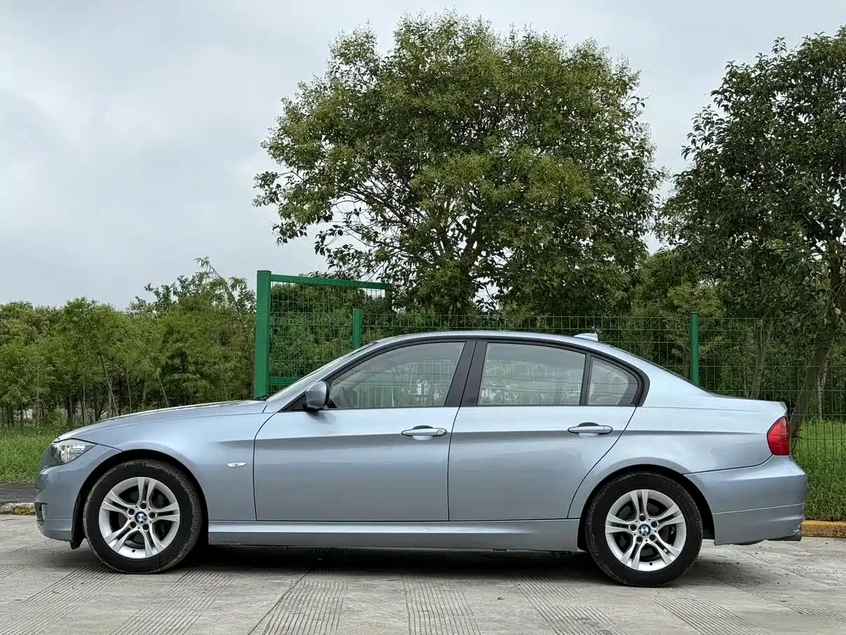 Photo 6 - BMW 3 Series (Import)