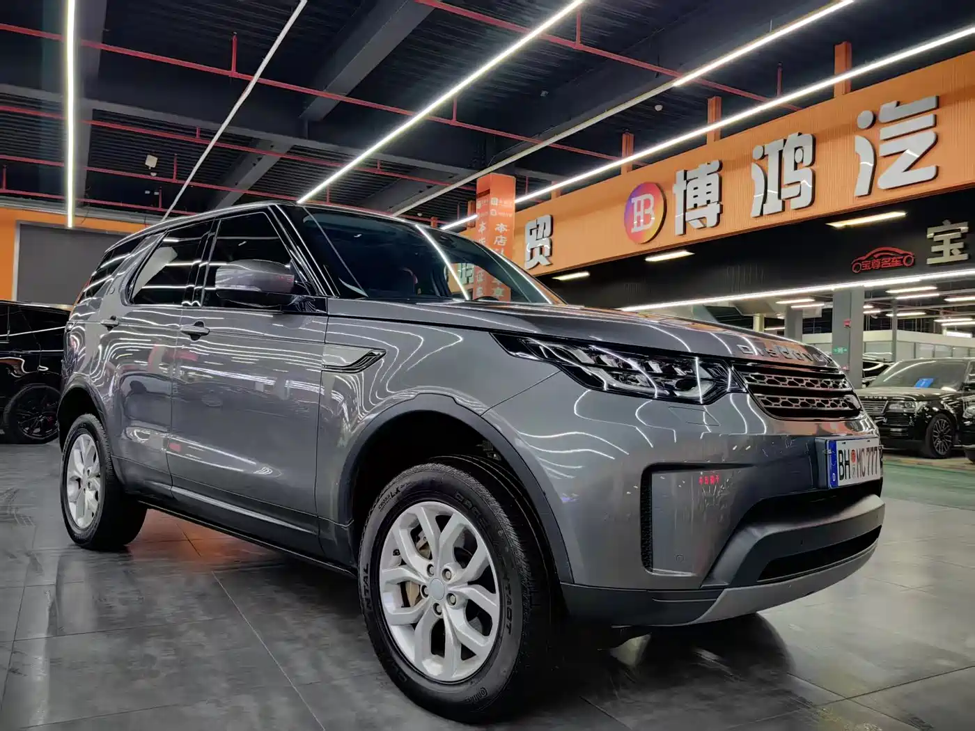 Land Rover Discovery 2017 3.0 SC V6 SE фото 3