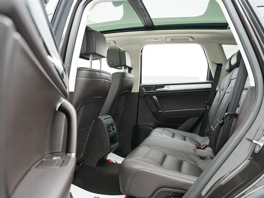 Volkswagen Touareg 2017 3.0TSI Explorer Edition фото 10