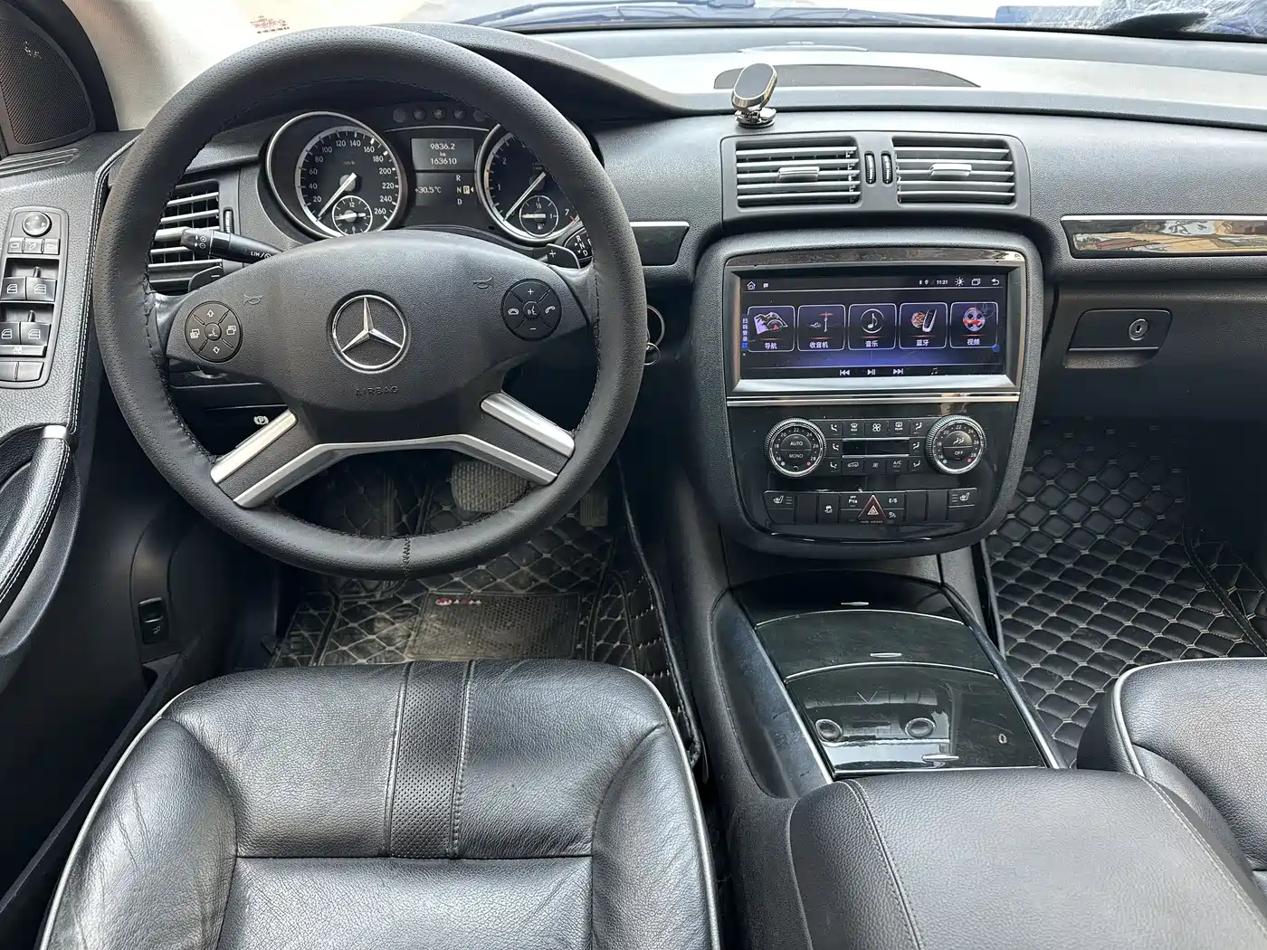 Mercedes-Benz R-Class 2017 R 320 4MATIC Business Collector's Edition фото 6