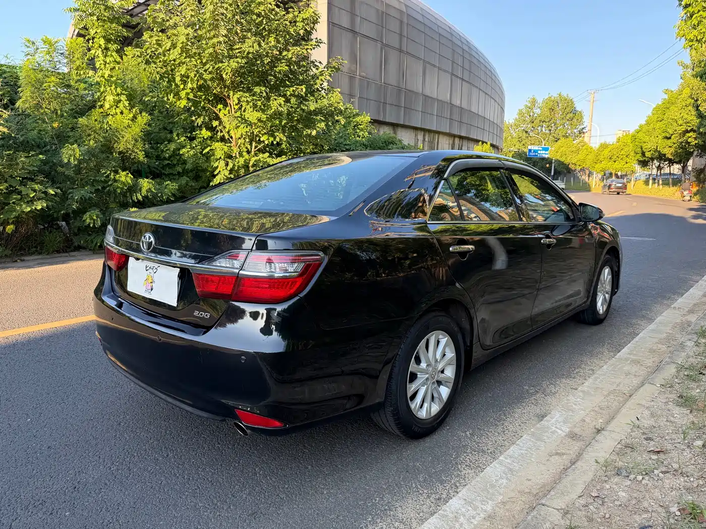 Фото 13 - Toyota Camry