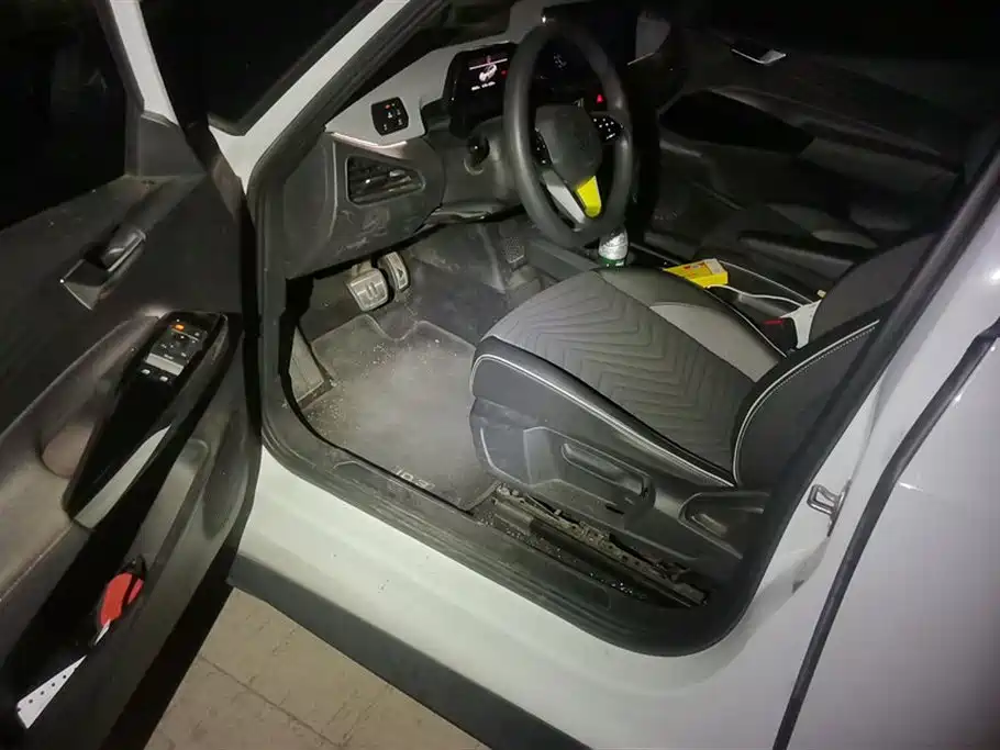 Volkswagen ID.3 2023 Pure Smart Edition фото 9
