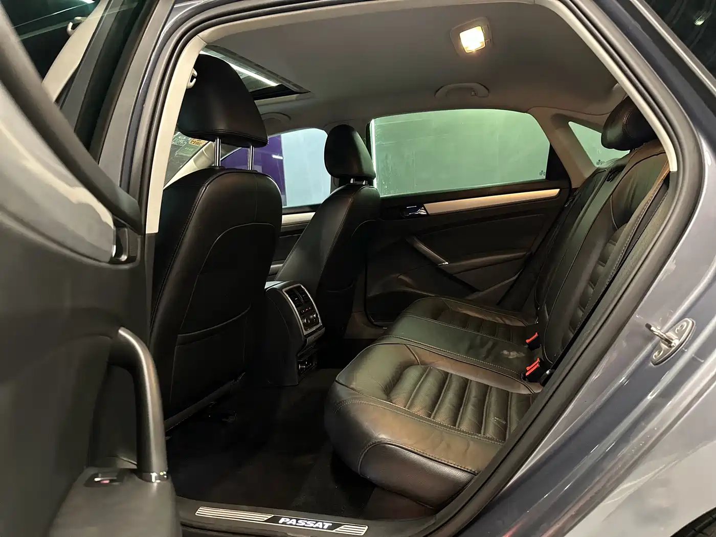 Volkswagen Passat 2014 1.8TSI DSG Executive Edition фото 14