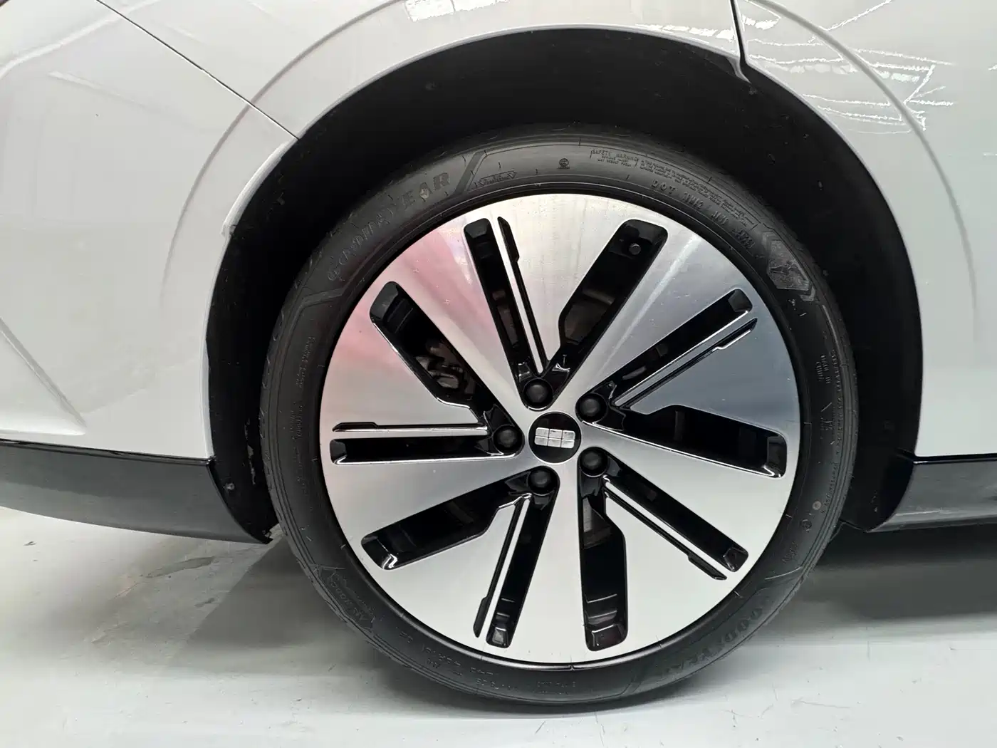 Geely Galaxy Galaxy E8 2024 665km RWD Starship Voyager Edition фото 22