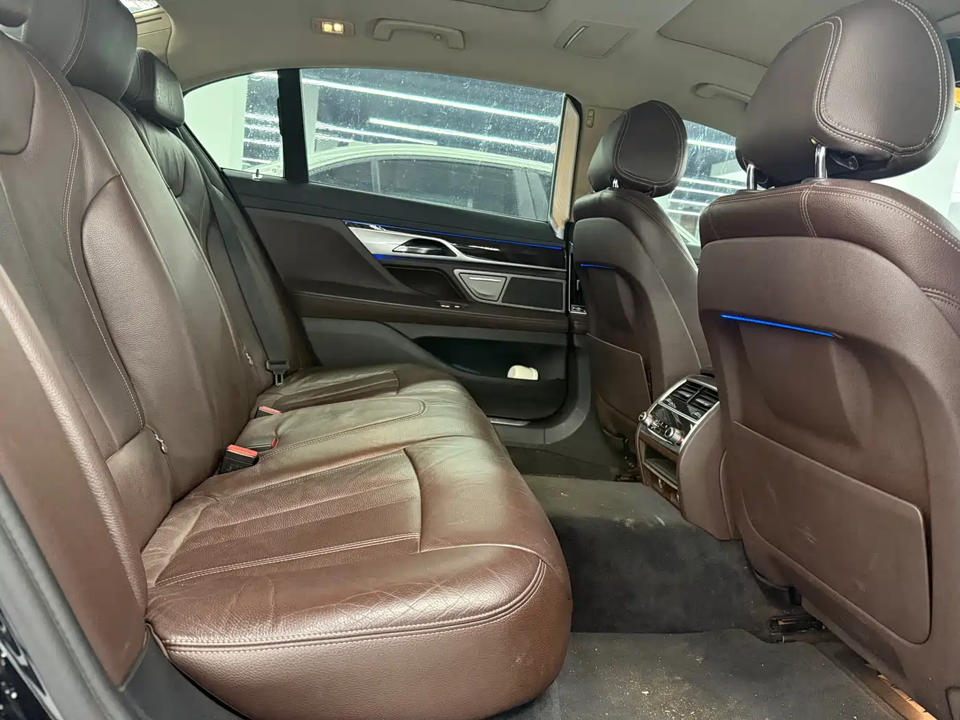 BMW 7 Series 2016 730Li Leading фото 9
