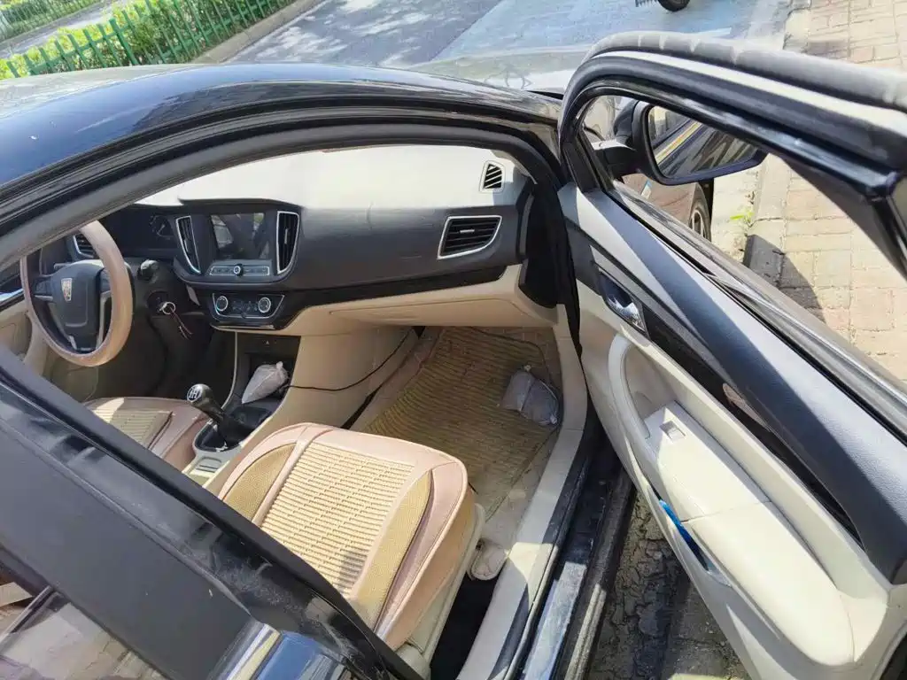 Roewe 360 2017 2017 1.5L Manual Luxury Edition