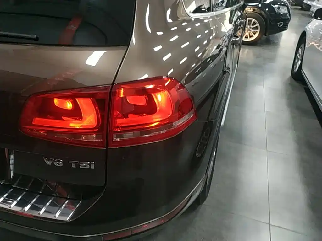 Фото 8 - Volkswagen Touareg