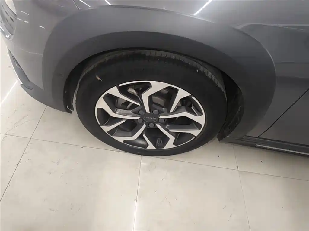 Lynk & Co 02 2018 1.5T DCT 2WD Power Pro Edition China V фото 23