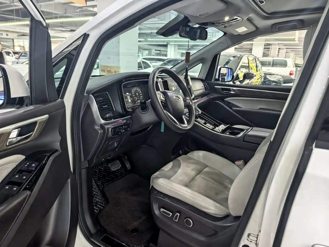 GAC Trumpchi Trumpchi M8 2021 Master Series 390T Ultimate Edition фото 8