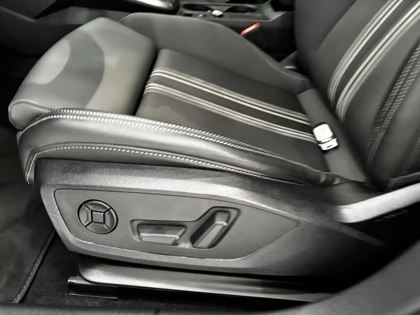 Audi A3 2024 Model A3L Limousine 35 TFSI Fashion Sport фото 12