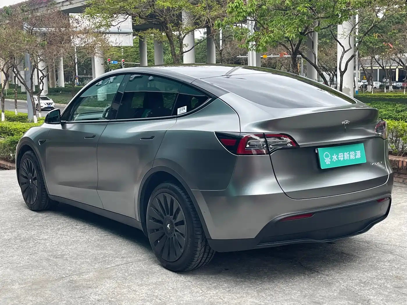 TESLA MODEL Y