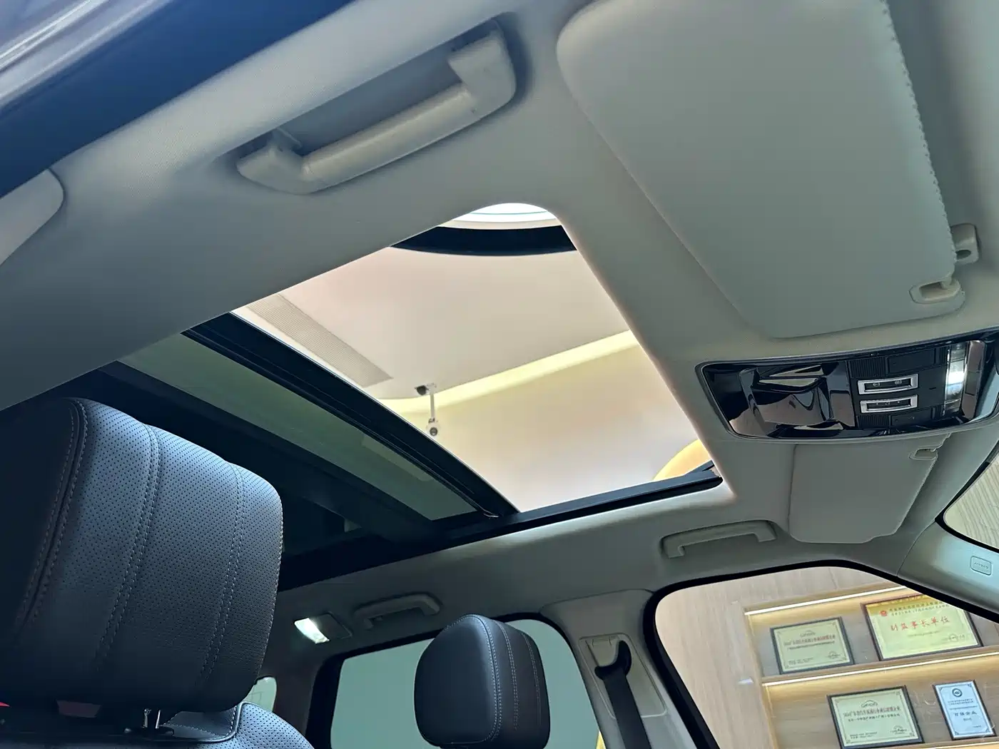 Фото 21 - Land Rover Range Rover Sport