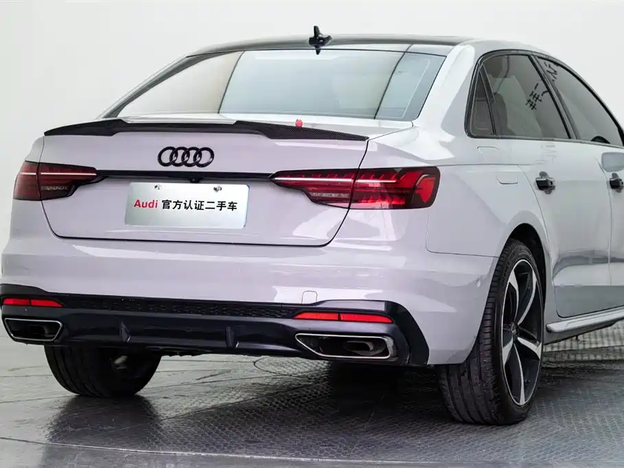 Фото 19 - Audi A4L