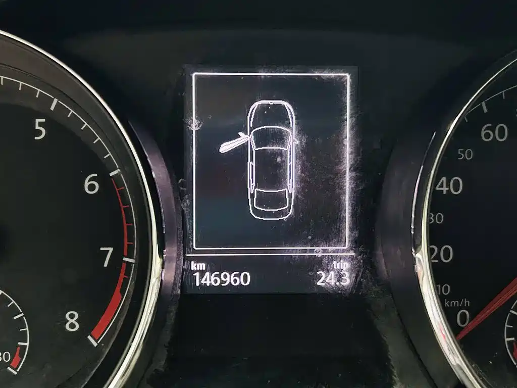 Volkswagen Lamando 2015 280TSI DSG Comfort фото 16