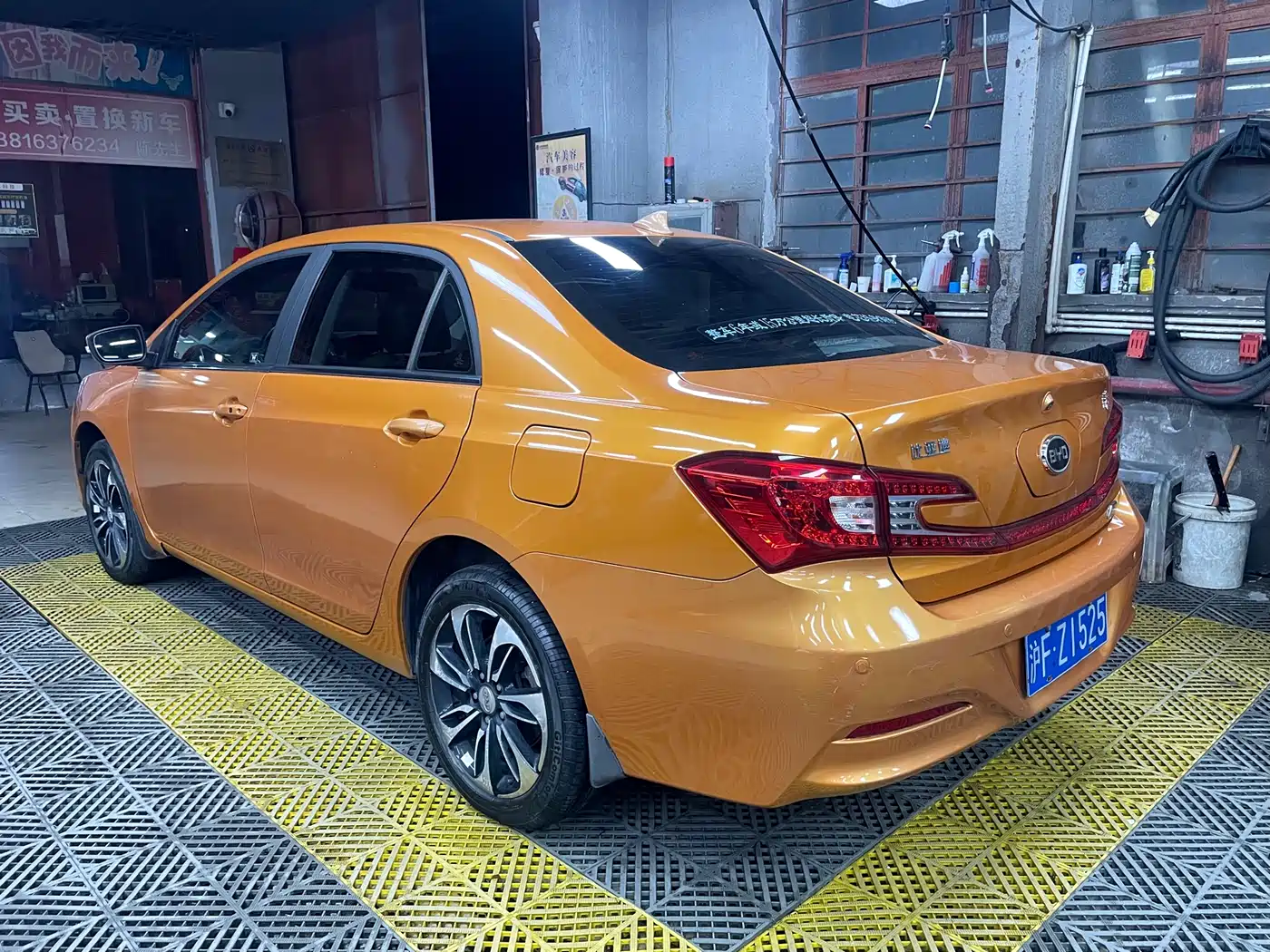 BYD Qin New Energy 2015 1.5T Double Champion Flagship Plus фото 4