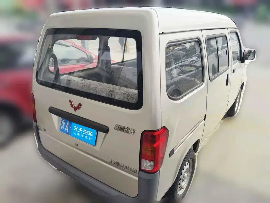 Wuling Motors Wuling Zhiguang 2014 2013 1.0L Practical
