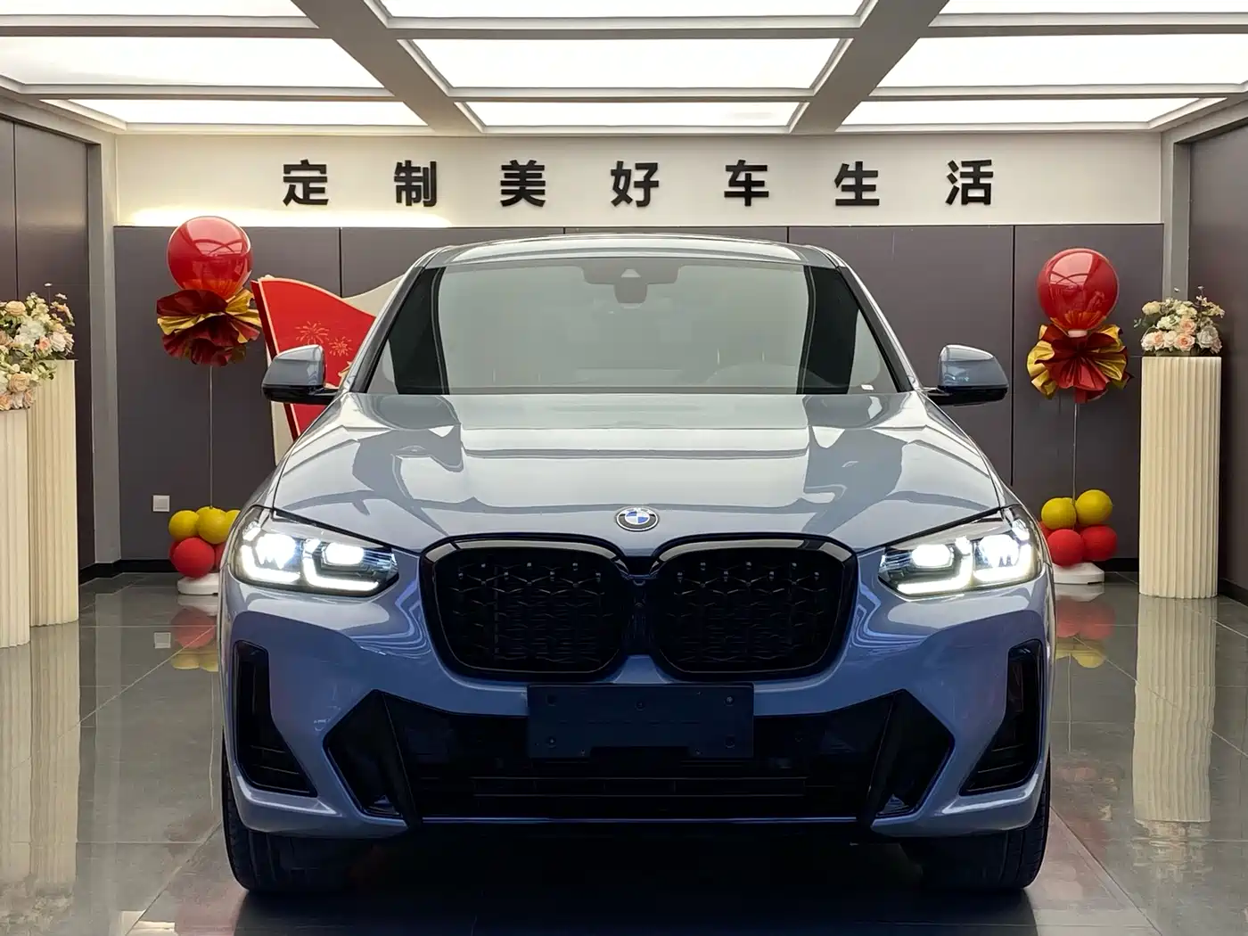 BMW X4 2022 xDrive 30i M Sport Blackout Package фото 2