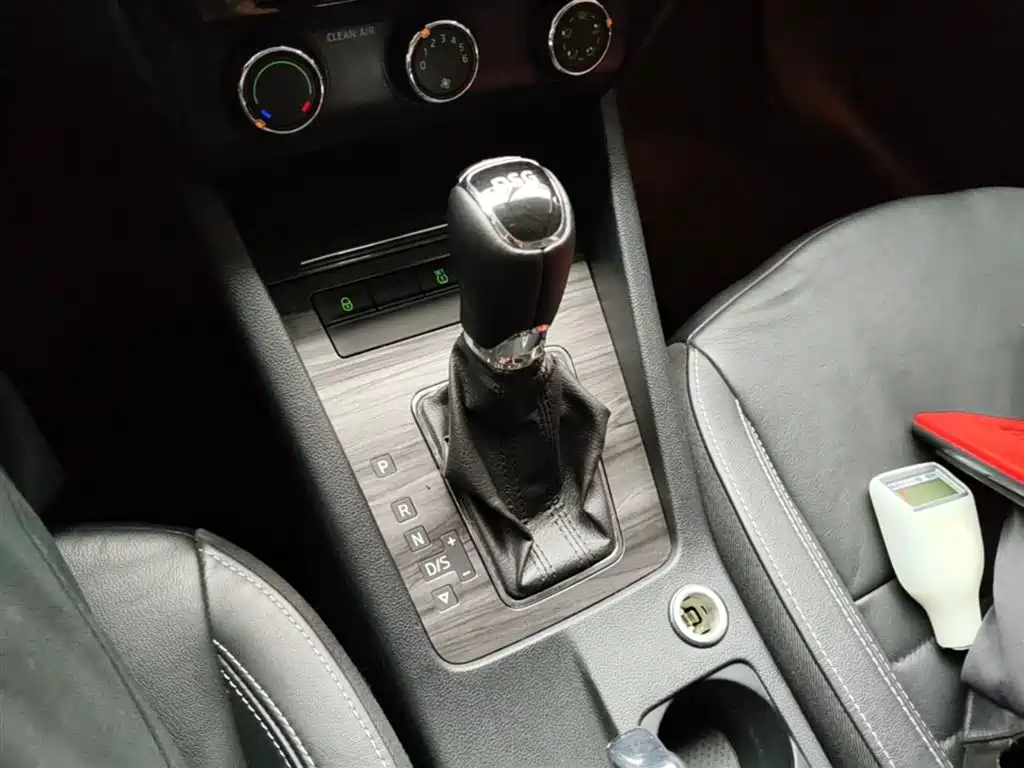 Škoda Octavia 2017 TSI280 DSG ZhiXing фото 14