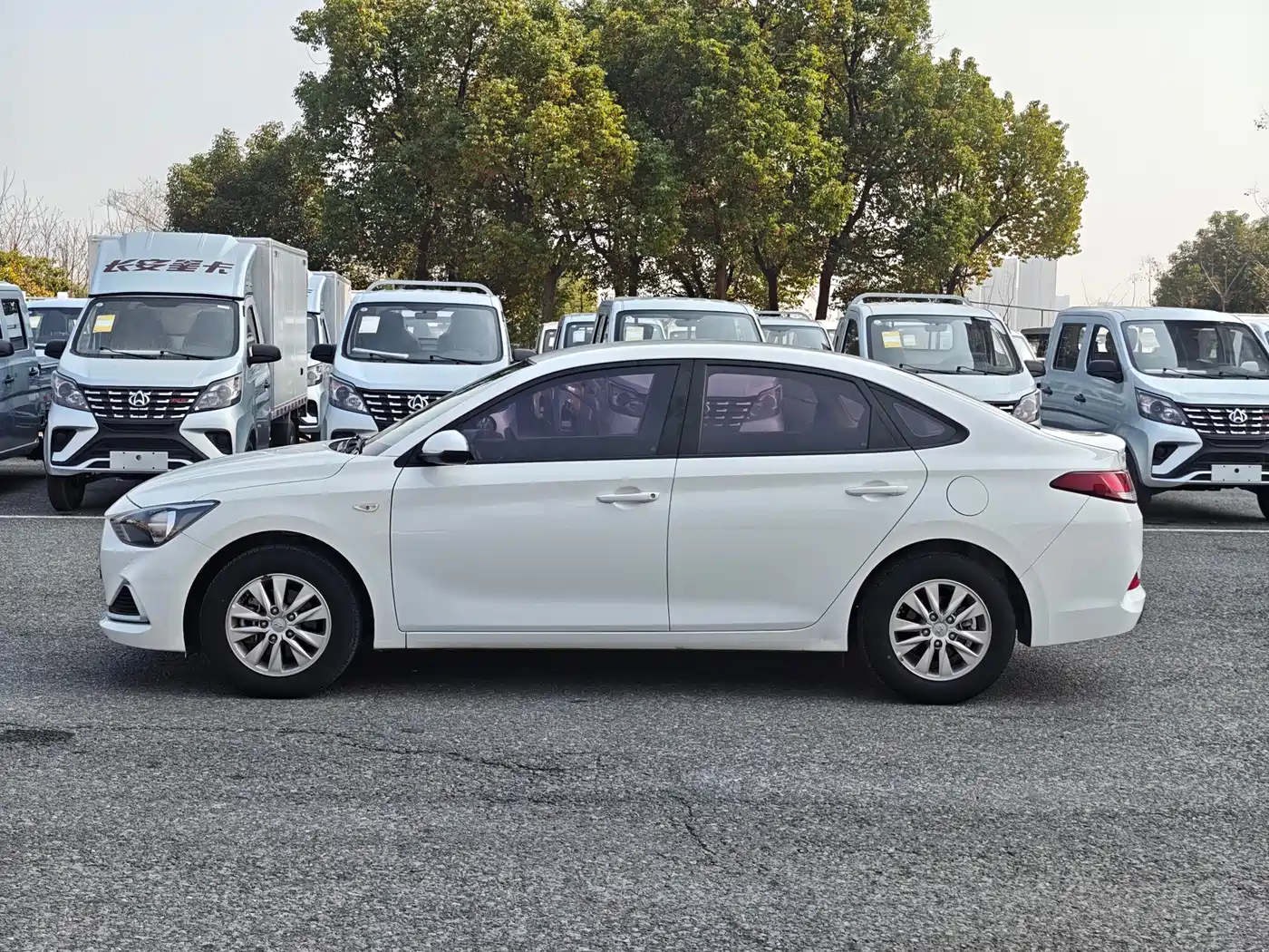 Hyundai Elantra 2020 1.6L Auto GL Pleasing Edition фото 4