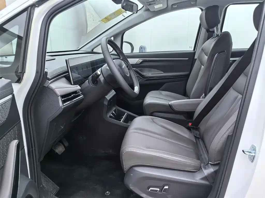 SAIC MAXUS EVERYONE 7