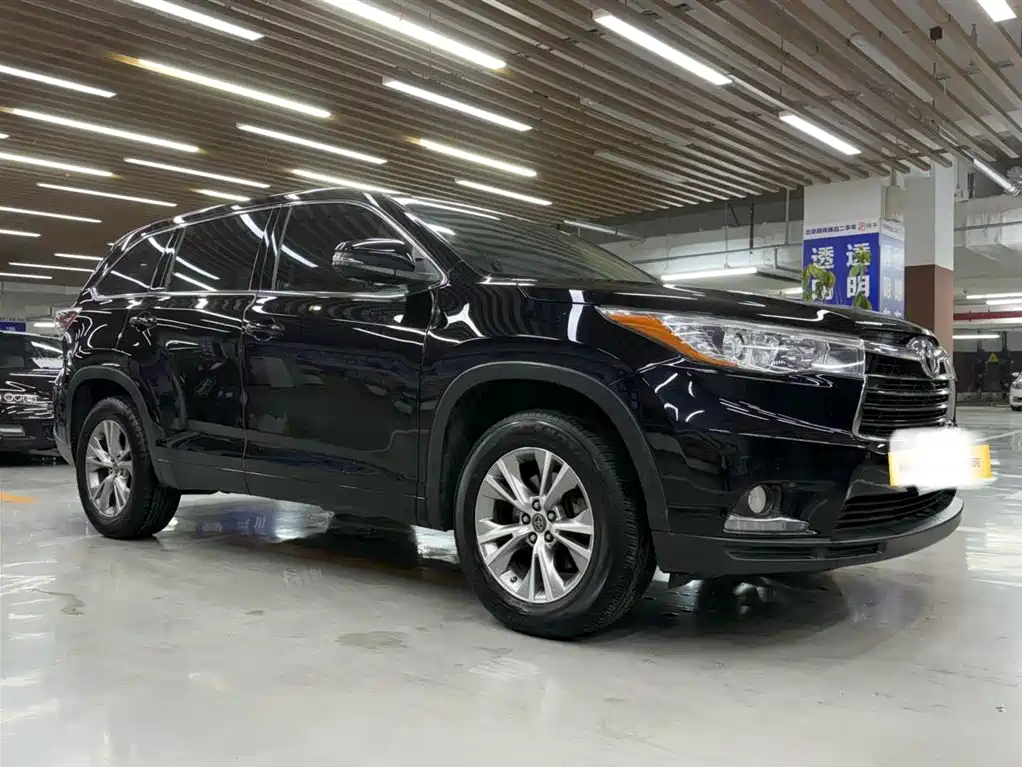 Toyota Highlander 2015 2.0T AWD Elite Edition 7-seater фото 3