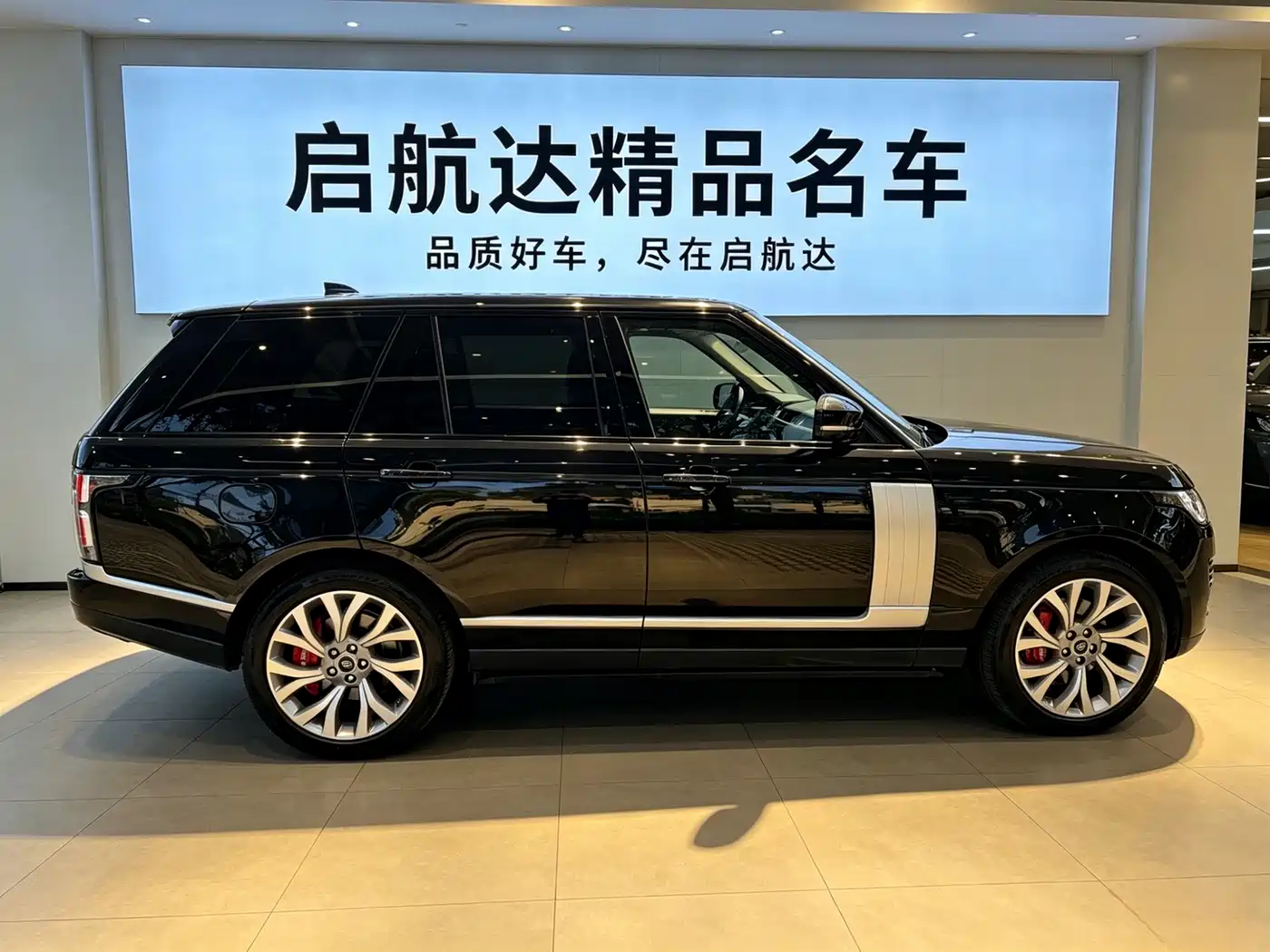 Land Rover Range Rover 2018 3.0 SC V6 Golden Age Edition фото 7