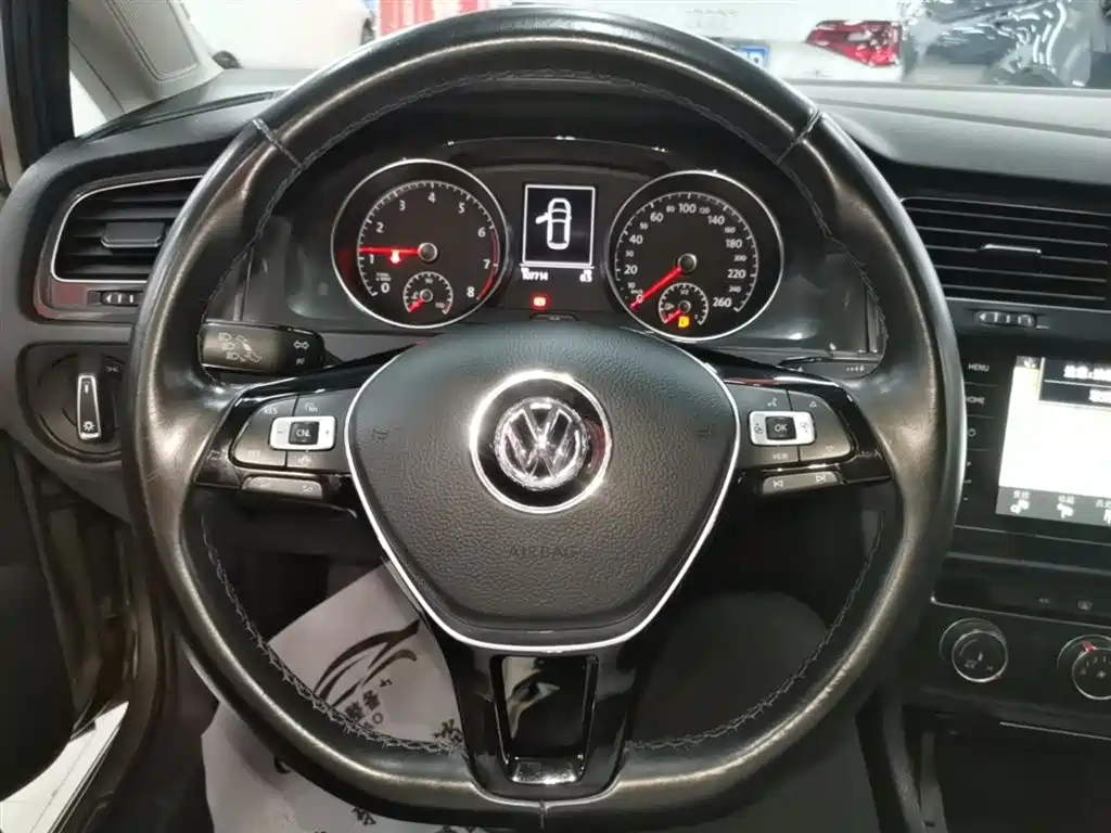 Volkswagen Golf 2020 Beloved Edition 280TSI DSG Comfort фото 11