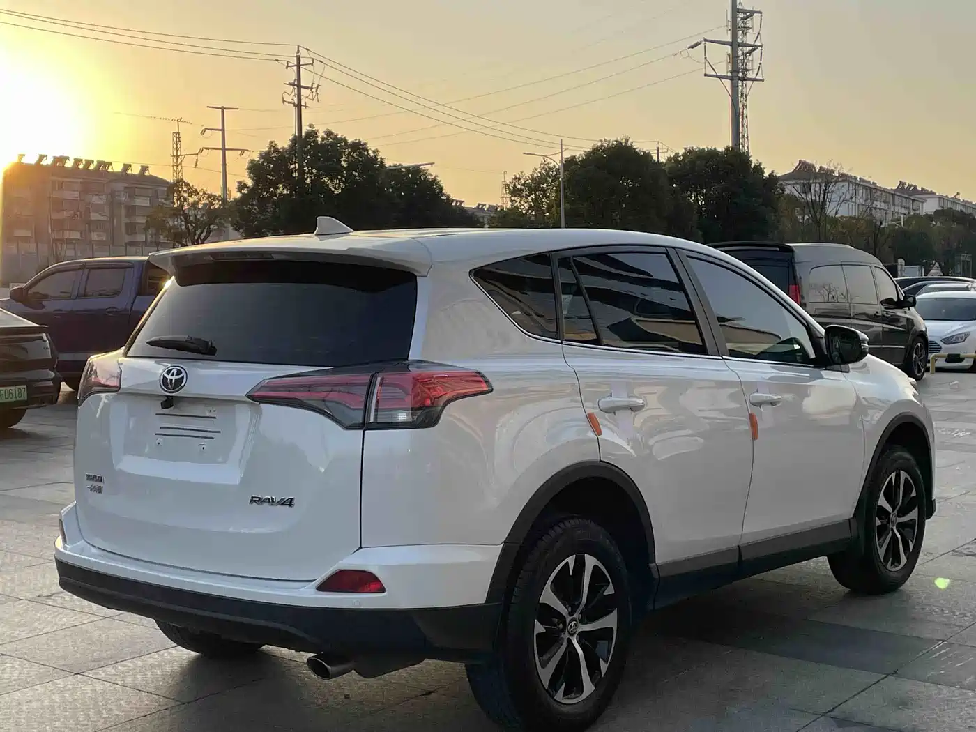 Toyota RAV4 Rongfang 2016 2.0L CVT 2WD Urban (China V) фото 23