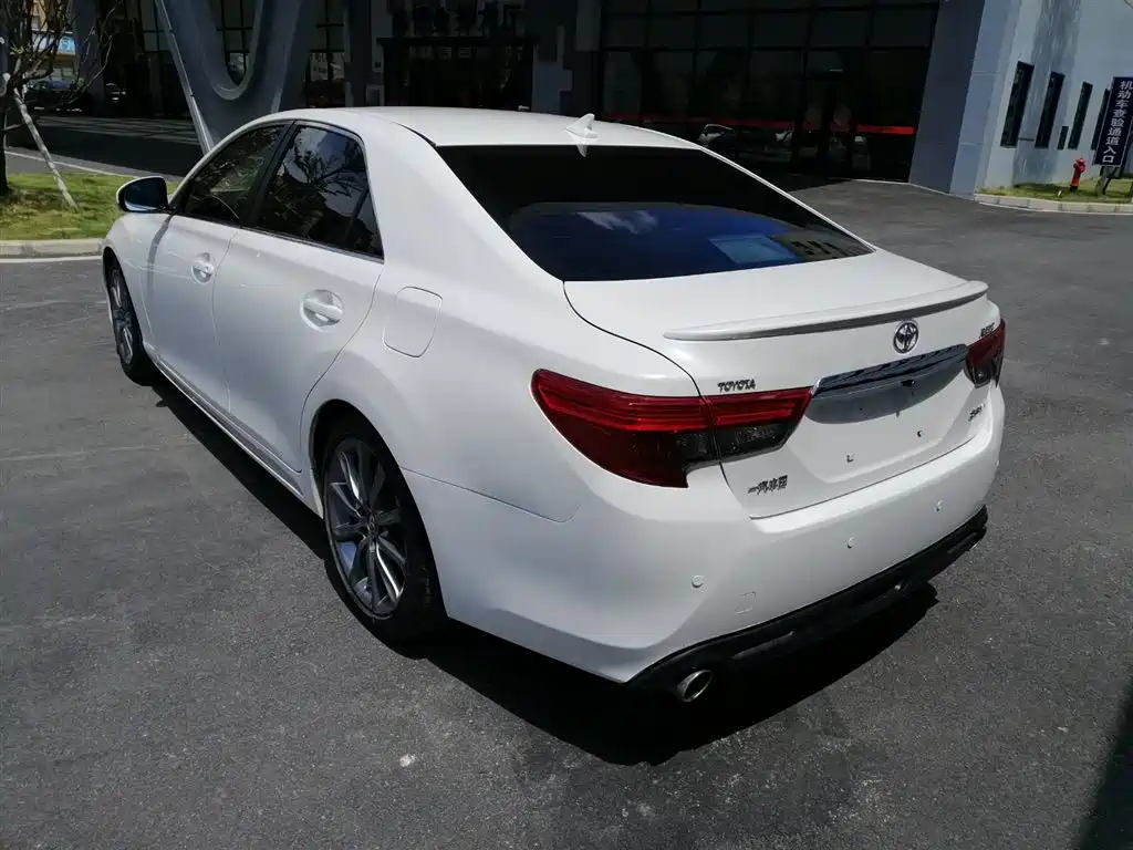 Toyota Reiz 2013 2.5V Premium Edition фото 5